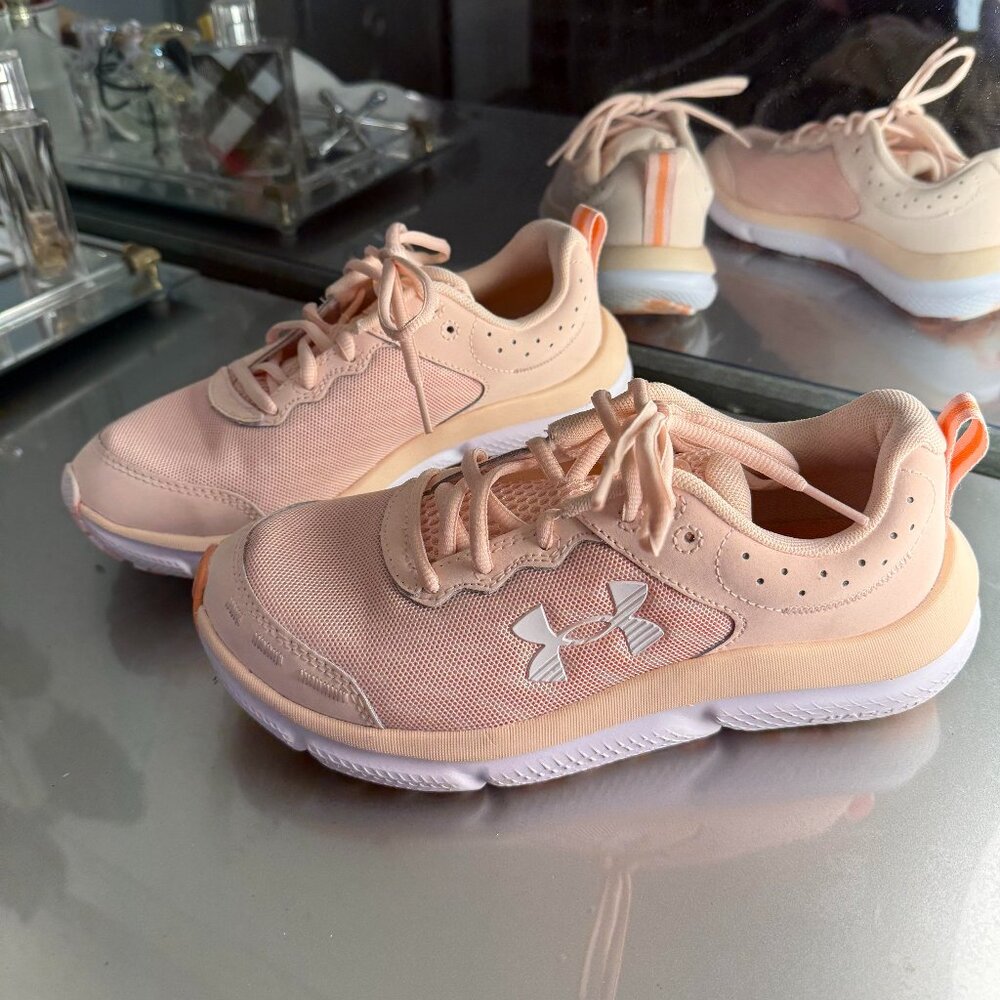 Under Armour Women's Charged Assert 10 Running Shoes (Size 7)